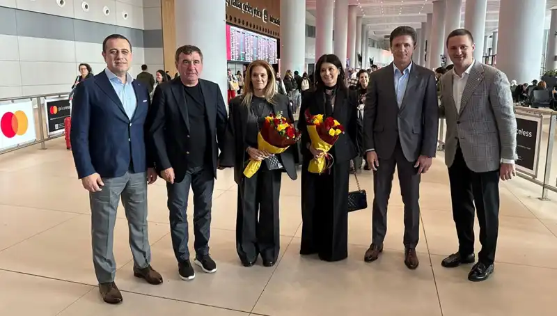 Hagi ve Popescu, İstanbul’a Gelen Efsaneler: Futbolun Ritmi Yeniden Çalıyor