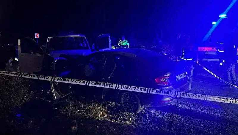 Minibüs Ters Şeritte Dehşet Saçtı: 1 Ölü, 8 Yaralı Olayı Sordu
