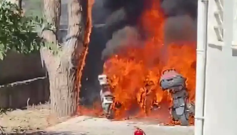 Park Halindeki 6 Motosikletin Alev Alev Yanması: Olayın Ayrıntıları