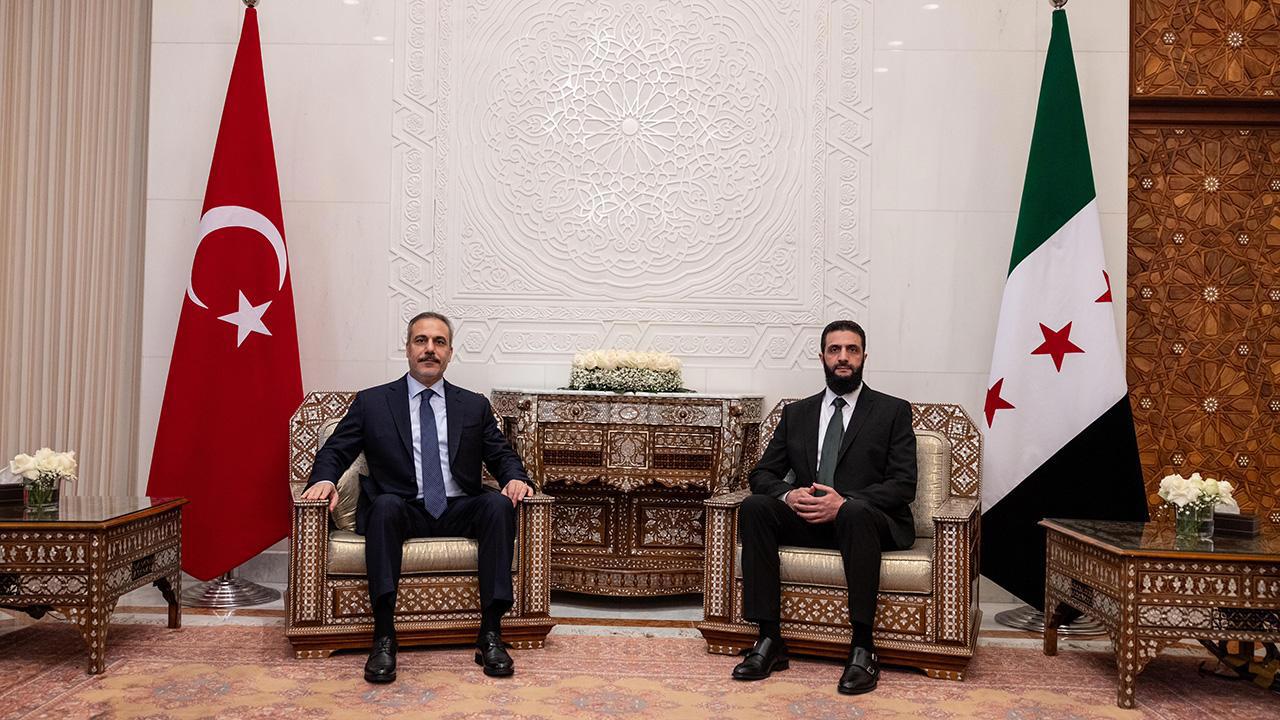 Bakan Fidan, Suriye'nin Yeni Lideri Ahmed eş-Şara ile Görüştü