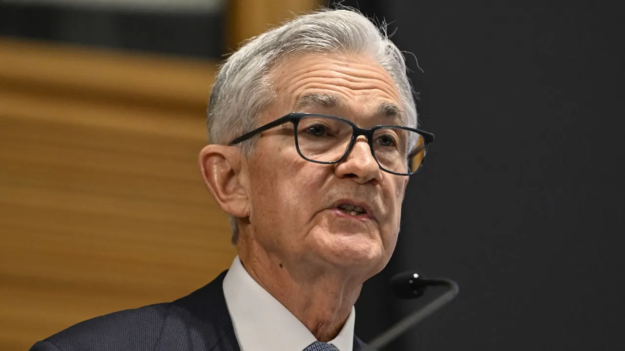 Fed Başkanı Powell’dan Faiz İndirimi Mesajı: "Aceleye Gerek Yok"
