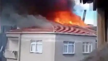 Bağcılar'da Beş Katlı Bina Yangını: Alevler Çatıyı Sardı, Neler Yaşandı?