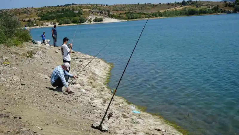 Kafeslerdeki Patlama Sonrası Baraja Akın Eden Kalabalığın Sebebi Ne?
