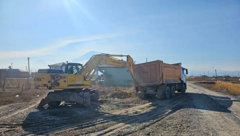 Iğdır'da Görülen Metruk Yapılara Karşı Kapsamlı Yıkım Süreci Başlatıldı