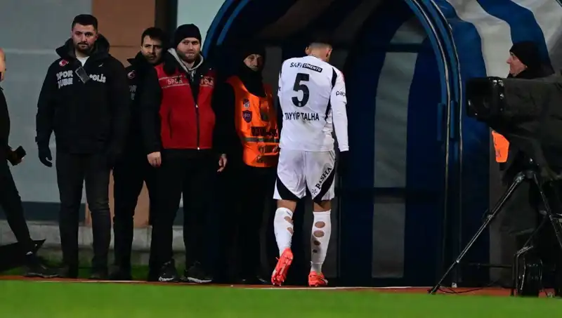 Kırmızı Kart Skandalı: Tayyip Talha'dan Beşiktaş'a Özür Mesajı!