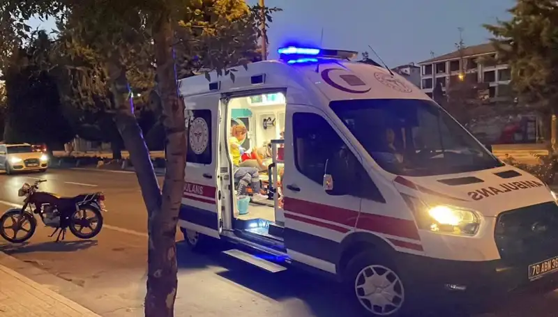 Motosiklete Çarpan Otomobil Sürücüsü Kaçtı, Korkunç Kaza 70 Metre Sürükledi