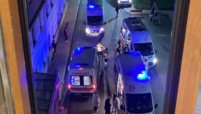 53 Öğrencinin Akşam Yemeği Zehirlenmesi, Hastaneleri Doldurdu