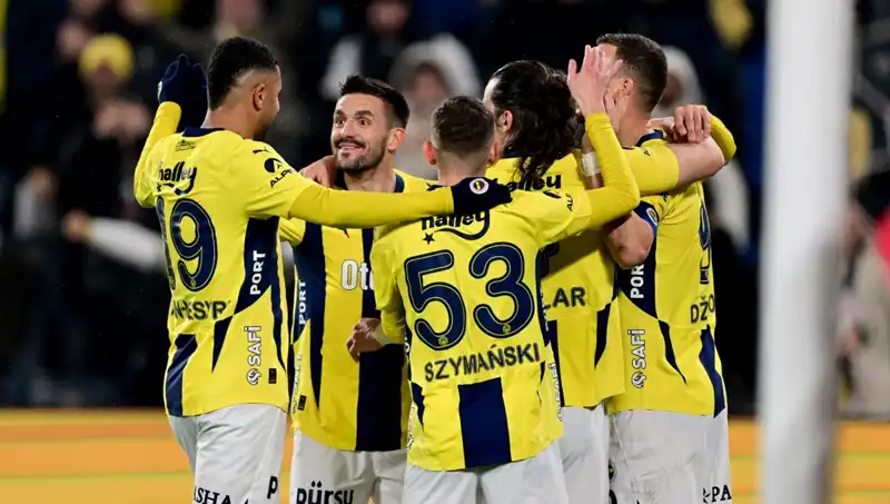 Kadıköy'de Büyük Maç: İki Takımın Mücadelesi Heyecanı Sardı!