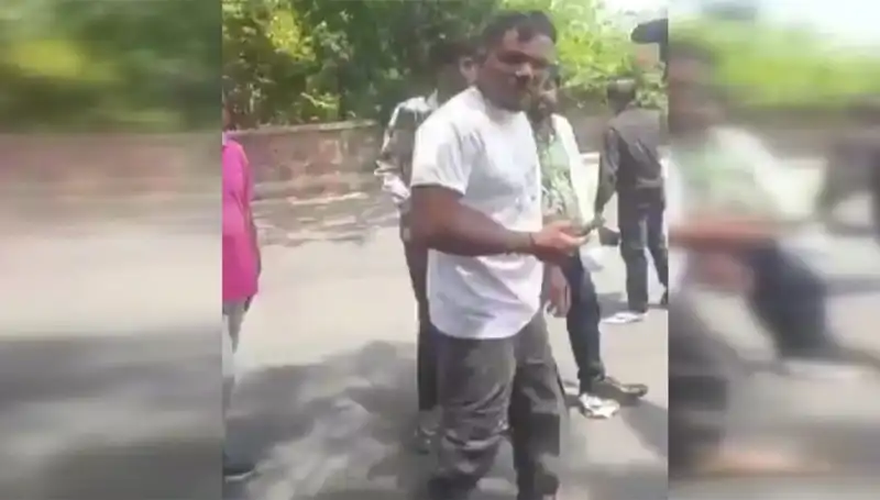 Uçak Yolcusunun Korku Dolu Anları: "Biri Beni Yakaladı"