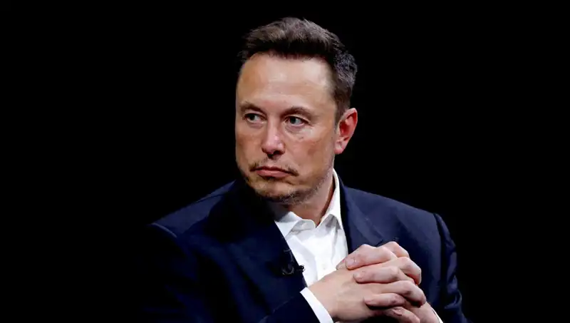 Elon Musk'tan Çarpıcı Açıklama: Robot Cerrahlar Geleceğin Yıldızı Olacak!