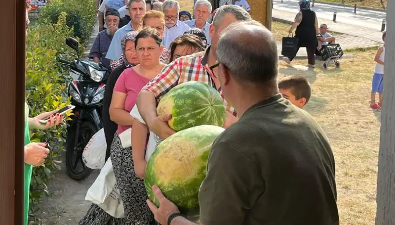 Üreticiler Tarlada Kalan Ürünleri Bedava Dağıttı, Hasat Sezonu Hareketlendi!
