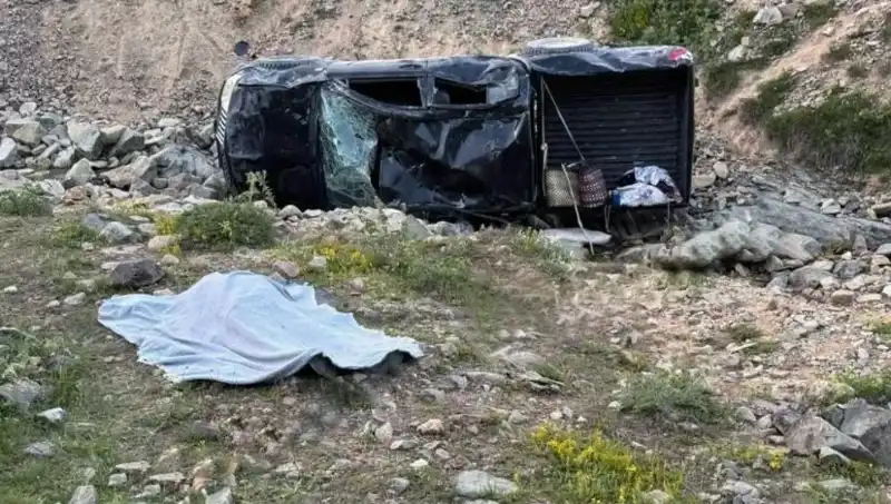 Gümüşhane'de Feci Kaza: 1 Ölü, 5 Yaralı, Detaylar Şok Edici