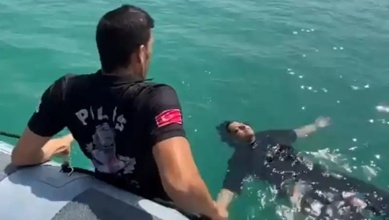 Baraj Gölüne Düşen Kadın, Gemi Adamları Tarafından Kurtarıldı