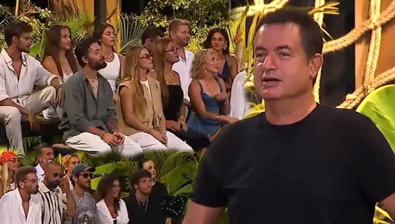 Survivor'da Birleşme Partisi Coşkusu: Şarkı Yarışmasında Sürpriz Anlar!