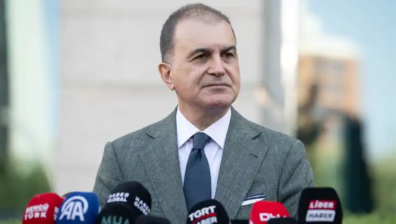 Ömer Çelik’ten Özel’e Sert Tepki: Meşru Demokratik Alanı Tehdit Eden Açıklamalar Yok Hükmünde