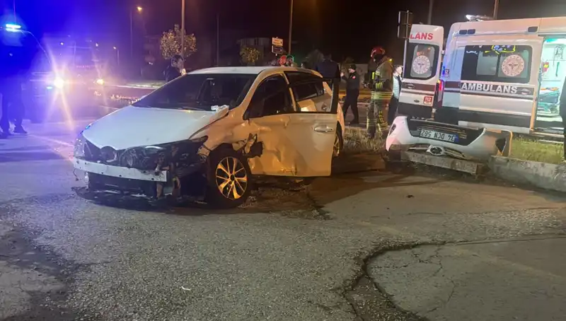 Pikap ve Otomobil Çarpışması: Kazanın Detayları ve Sonuçları
