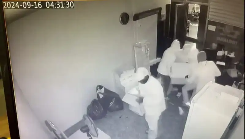 Sırtlayıp Götürdüler: Kasayı Açmanın Yolu Bulundu!
