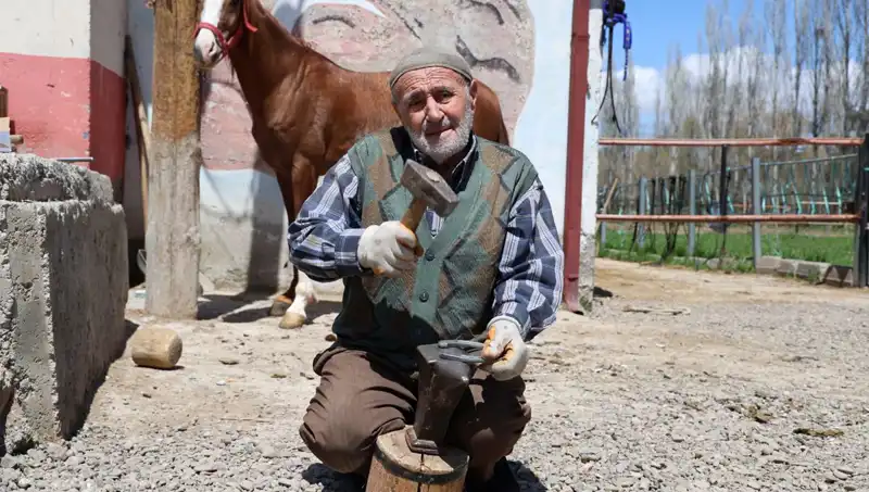 77 Yaşındaki Usta: 63 Yıl Süren Tutkunun Hikayesi