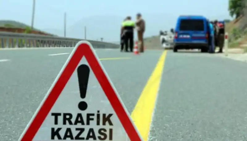 :** İstanbul’da Korkunç Kaza: Otomobil ile Hafif Ticari Araç Çarpıştı, 6 Kişi Hayatını Kaybetti**
