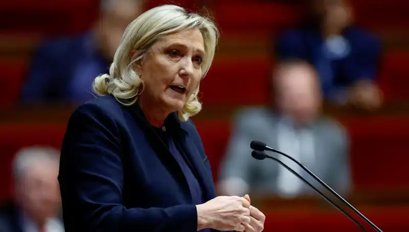 Le Pen'in Geleceği Tehlikede: Suçlu Çıkar mı, Aday Olabilir mi?
