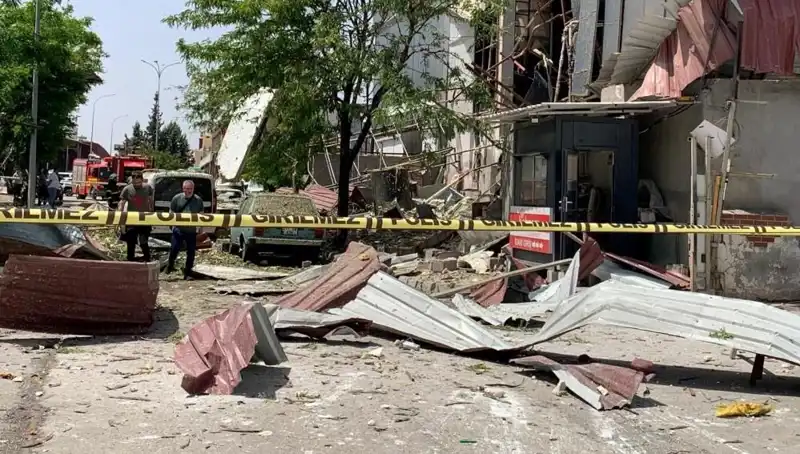 Gaziantep'te Fabrikada Korkunç Patlama: Yaralı Sayısı Artıyor