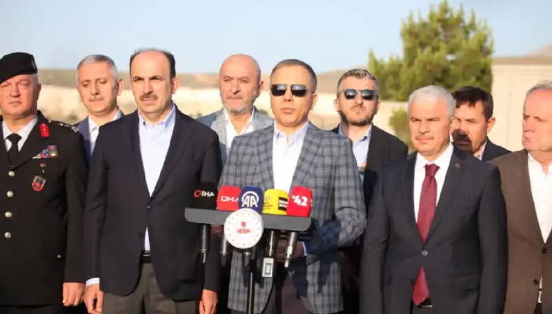 Bayram Sabahı Yoğun Trafiğe Dikkat! Bakan Yerlikaya'dan Önemli Uyarılar