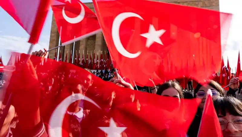 Türkiye'de 23 Nisan Kutlamaları: Coşku ve Renkli Görüntülerle Dolu!