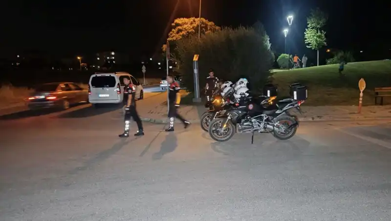 Parkta Korkunç Olay! 14 Yaşındaki Çocuk Bıçaklandı