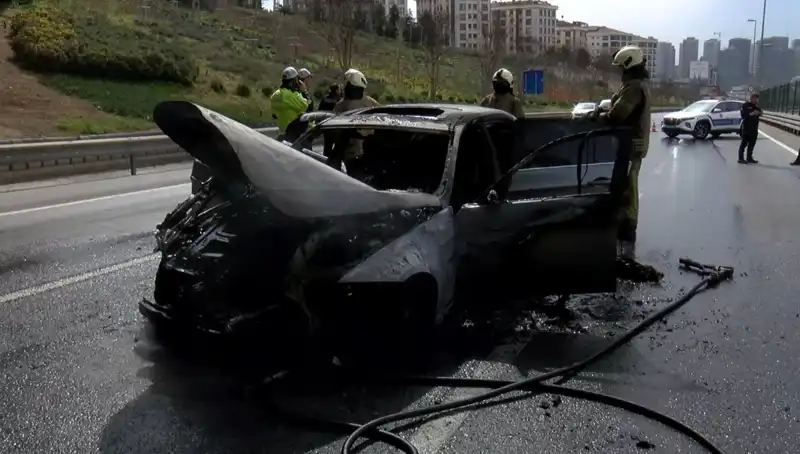 Alev Alev Yanan Otomobilin Küle Dönüşmesi: O Anlar Yürekleri Ağza Getirdi!