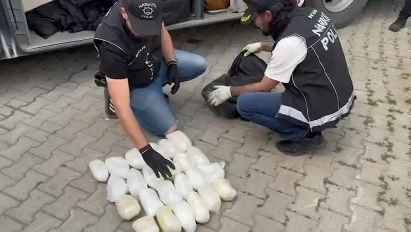 Yolcunun Valizinde Tam 13 Kilo Metamfetamin Çıktı: Olayın Ayrıntıları