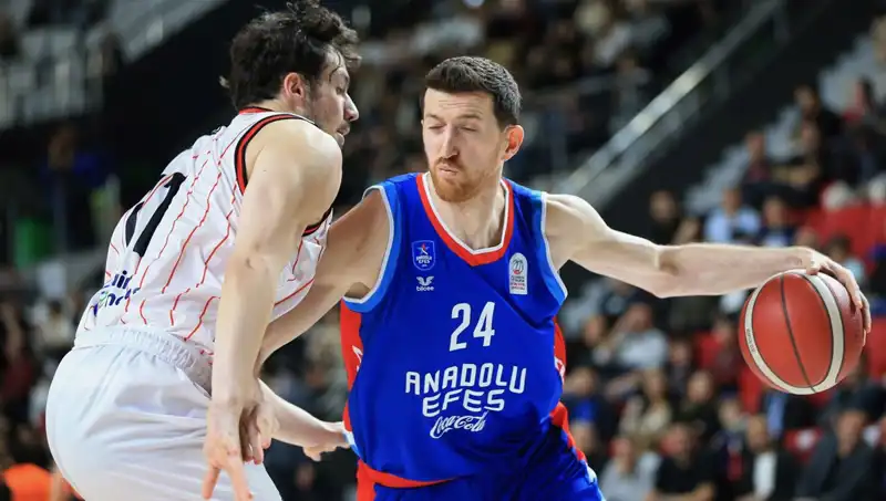 Anadolu Efes, Euroleague'de Şampiyonluk Yolu Üzerinde Kritik Bir Maçla Karşılaşıyor