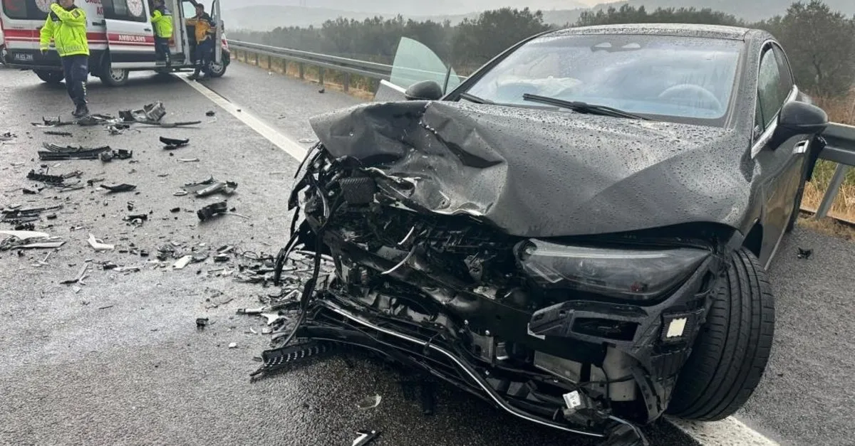 Manisa’da Sis ve Yağış Kazalara Neden Oldu: 14 Kaza, 6 Yaralı