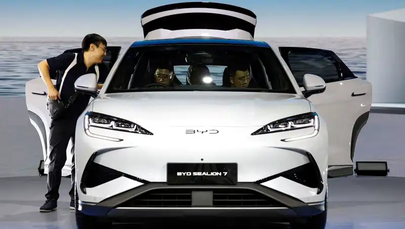 BYD, Tesla'yı Geride Bırakarak Satışlarda 100 Milyar Doları Geçti!