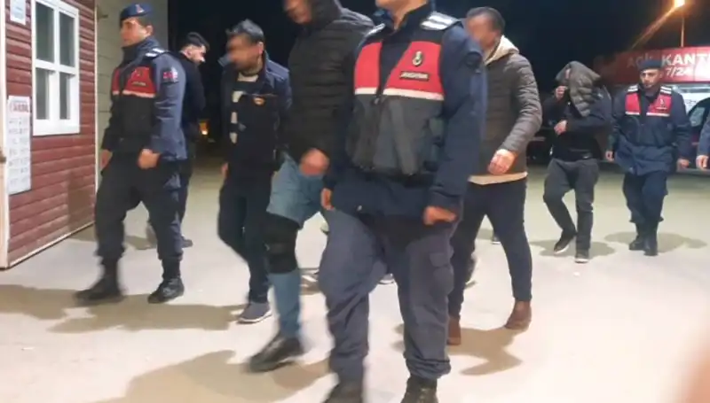 Uyuşturucu Partisine Baskın: Bağ Evinde Şok Gelişmeler!