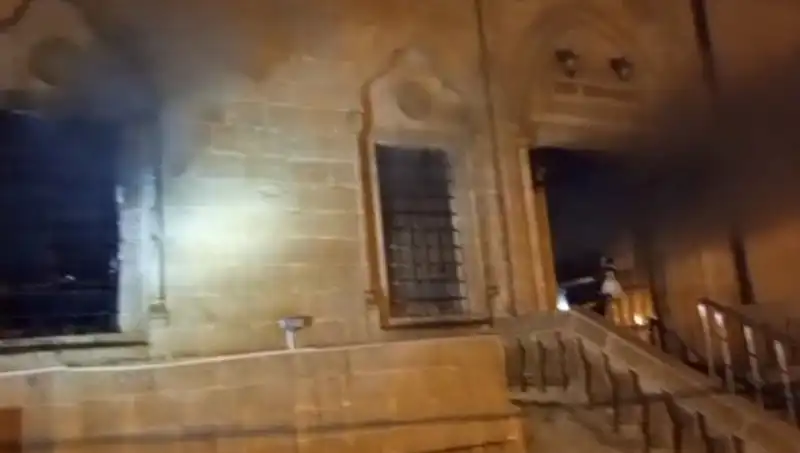 Mardin’deki Cami Yangını: Yangının Sebepleri ve Etkileri Nedir?