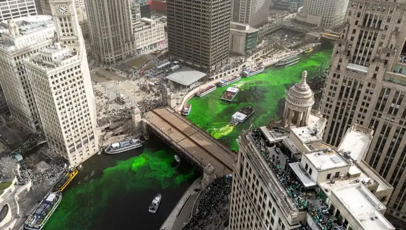 Chicago Nehri, Aziz Patrick Günü'nde Ferahlatıcı Yeşile Büründü