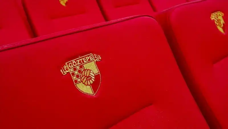 Göztepe'nin Yeni Yıldızı: Junior Olaitan ile Sözleşme İmzaladı