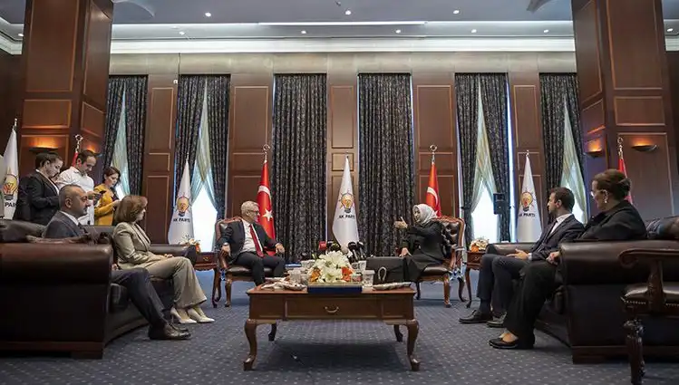 AK Parti'nin Bayramlaşma Programı Açıklandı: CHP'ye Davet Yok!