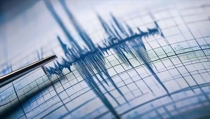 Ege Denizi’nde 3.0 Şiddetinde Deprem: İzmir ve Çevresi Sarsıldı!