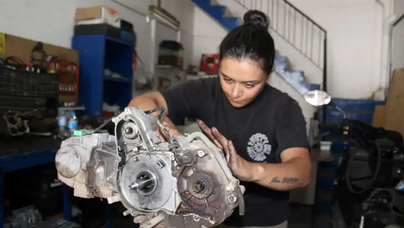 33 Yaşındaki Hayriye’nin Motor Ustası Olma Hikayesi: Başarıyla Dolu Bir Yolculuk