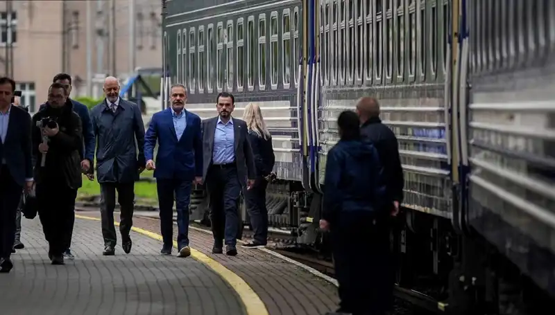 Dışişleri Bakanı Fidan, Ukrayna'nın Geleceği İçin Kritik Temaslarda Bulundu