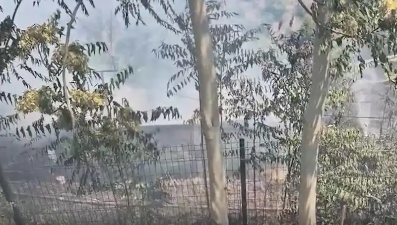 Sultangazi’de Gecekondu Yangını: Otluk Alan Kısa Sürede Alev Aldı!