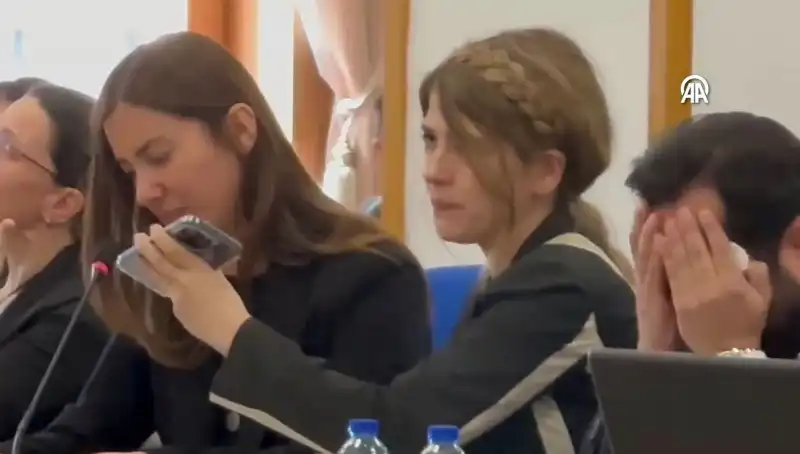 Meclis'te Duygusal Anlar: Ses Kaydı Salonu Gözyaşlarına Boğdu