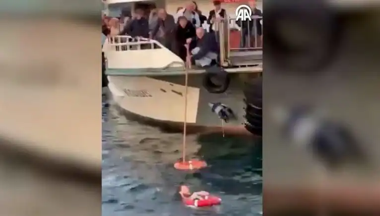 Üsküdar'da Korkunç Kaza: Yolcu Denizden Yardım Bekledi