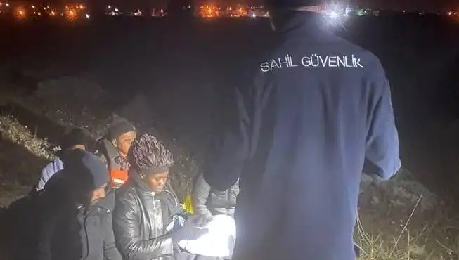 İzmir’de Kaçak Göçmen Operasyonu: 7 Düzensiz Göçmen Yakalandı