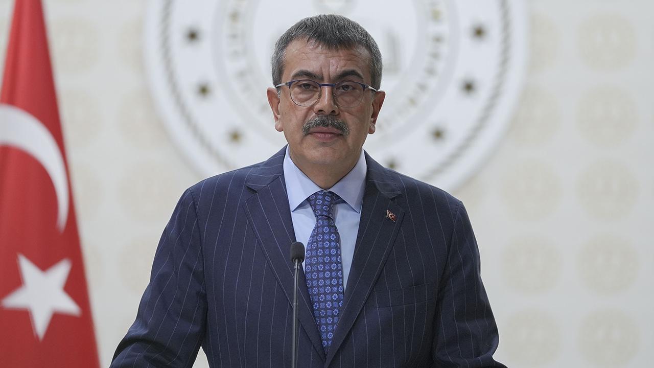 Milli Eğitim Bakanı Yusuf Tekin: 30 Bin Temizlik Personeli Pazartesi Günü İşbaşı Yapacak