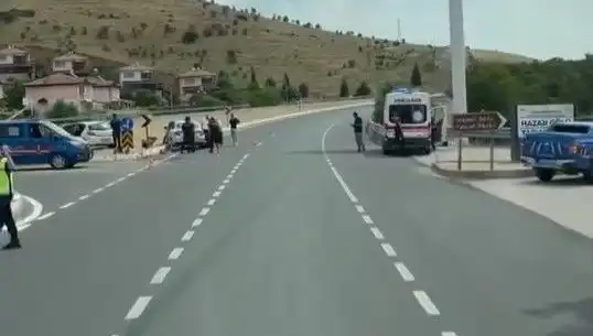 Elazığ'da Trafik Kazası: İki Otomobil Çarpıştı, Yaralılar Hastaneye Kaldırıldı