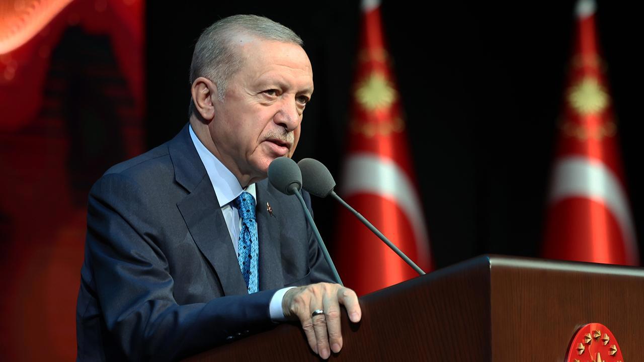 Cumhurbaşkanı Erdoğan, Mehmet Akif Ersoy'u vefatının 88'nci yılında anma mesajı paylaştı
