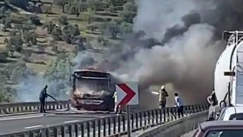 İzmir’de Belediye Otobüsü Yangını: Korku Dolu Anlar Yaşandı